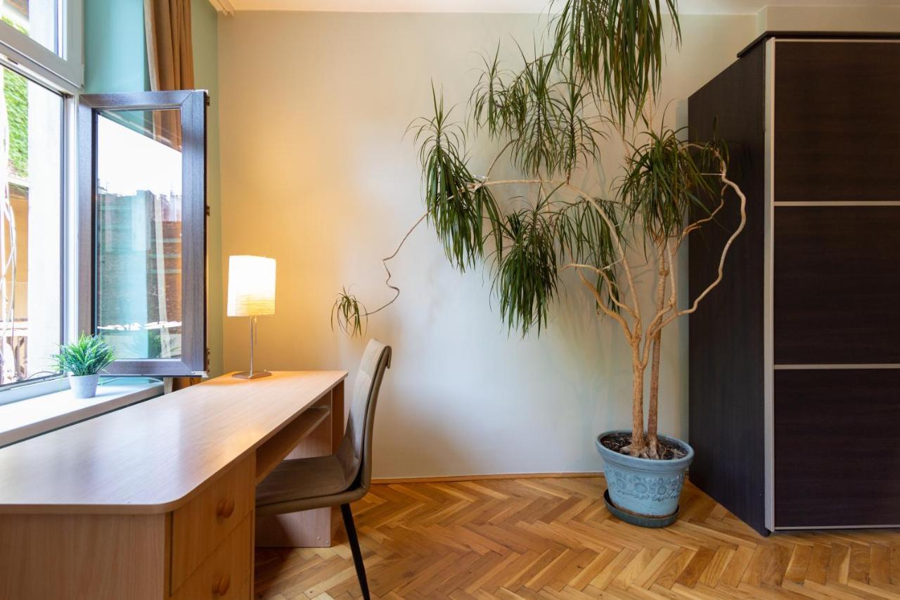 Spacious, Central & Artistic W/Brand New Bathroom! Cracóvia Exterior foto