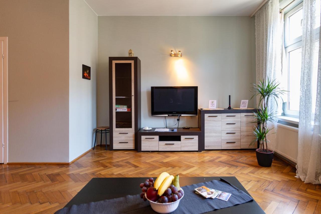 Spacious, Central & Artistic W/Brand New Bathroom! Cracóvia Exterior foto