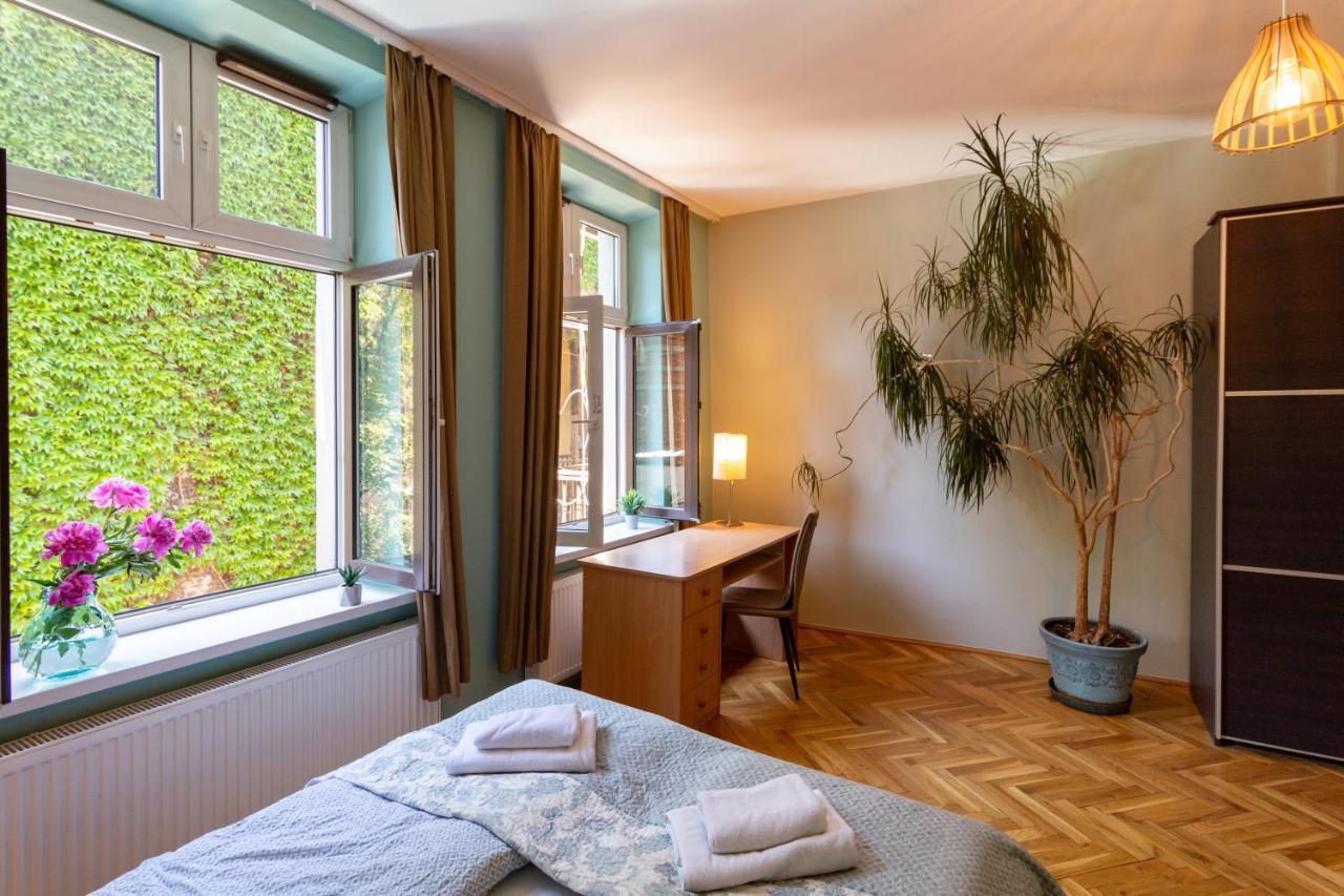 Spacious, Central & Artistic W/Brand New Bathroom! Cracóvia Exterior foto